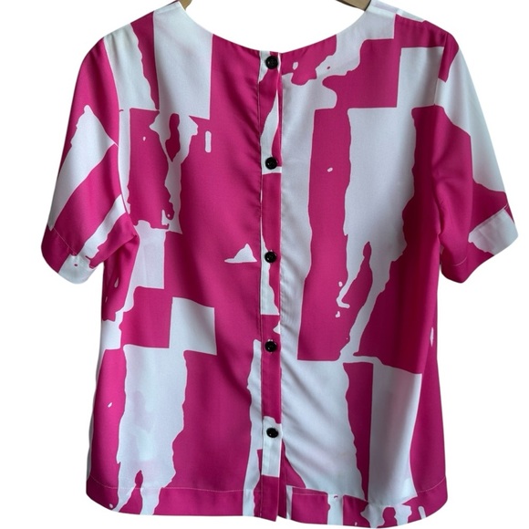 CROSBY by Mollie Burch | Pink Abstract Short Sleeve Blouse | Button Back Top | L - Picture 2 of 5